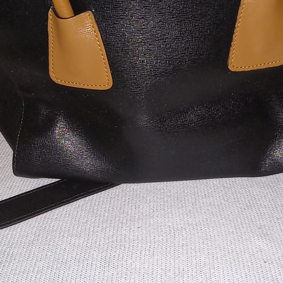 Handbag - Picture 3 of 7